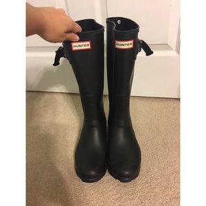 black matte hunter boots sz. 9